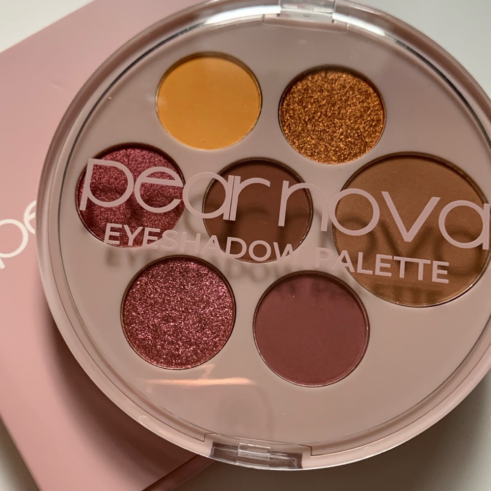 PEAR NOVA Eyeshadow Palette Allure